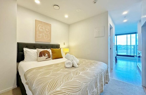 Auckland Central Business District Apartment | Stunning & Bright Studio in Central - Swimming Pool