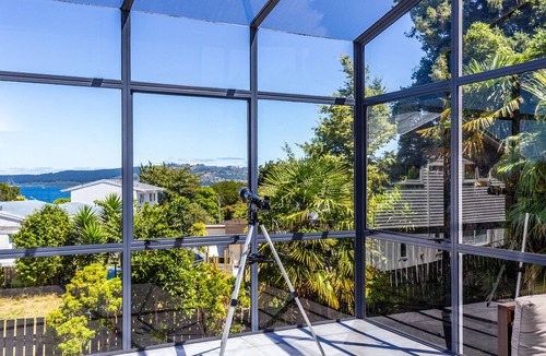Hilltop House | Stunning Lake Views - Spa, Sauna + close to lake and town