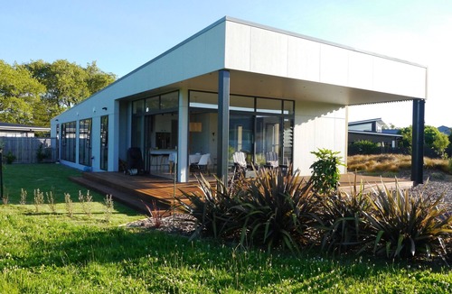 Greytown House | Stunning quiet home beside an orchard near Greytown village.