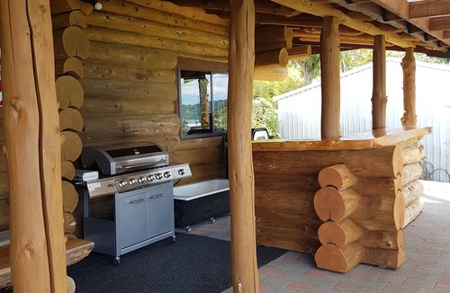 Gisborne Region Cabin | Stunning Tidal Waters Loglodge