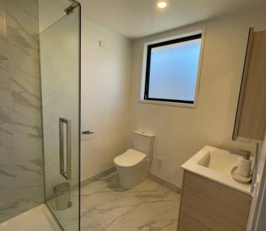 Avondale House | Stylish 1 Bed 1 Bath Retreat