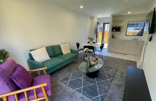 Avondale House | Stylish 1 Bed 1 Bath Retreat
