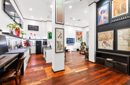 Newton Apartment | Stylish Art Loft in the Heart of the City