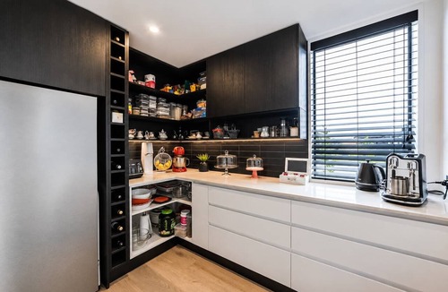 Prebbleton House | Stylish Home | Private Spa + Indoor & Outdoor Fire