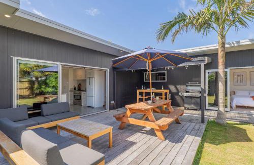 Tairua House | Summer Palms - Tairua Holiday Home