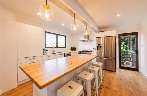 Sumner House | Sumner Beach 3BR | Cecil Wood | Hot Tub & Views