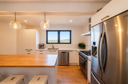 Sumner House | Sumner Beach 3BR | Cecil Wood | Hot Tub & Views