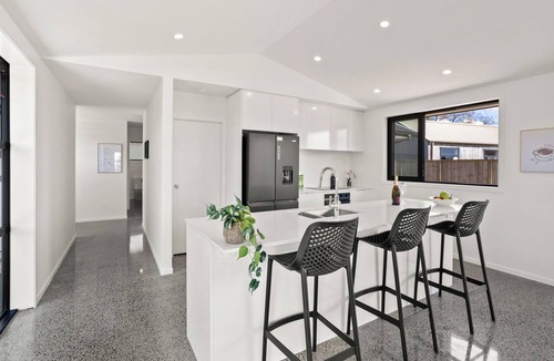 Cooks Beach House | Sun-soaked Cooks Beach - New 3-bedroom home