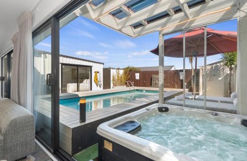 Mangawhai Heads House | Sunkissed Pool Villa - Mangawhai Holiday Home