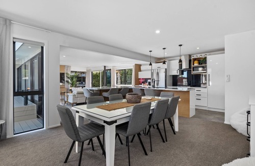 Mangawhai Heads House | Sunkissed Pool Villa - Mangawhai Holiday Home