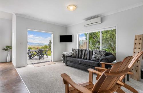 Papamoa Beach House | Sunlit Shores - Papamoa Holiday Home