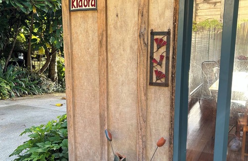 Cable Bay House | Sunny 2 Bedroom Beach House - Cable Bay (wheel chair accessible)