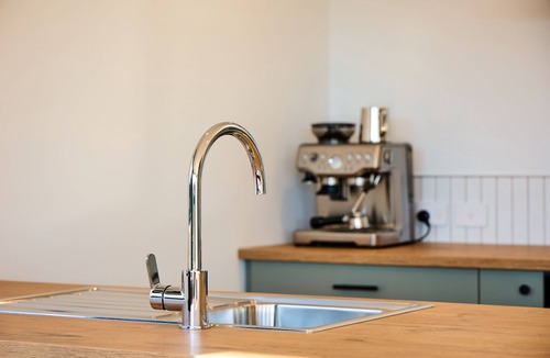 Kaikoura House | Sunny Balcony | Mountain Views | Relaxed - KK04313