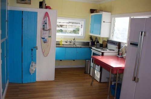 Waihi Beach House | Sunny, Sea View, Retro, North End - Beach 100m