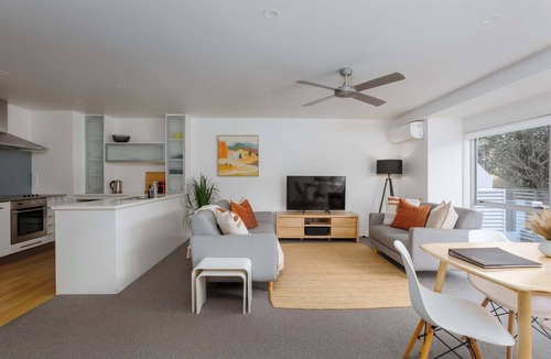 Mount Maunganui Apartment | Sunny & Spacious, Downtown Mount, Beach & Pool