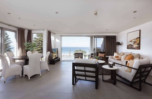 Mount Maunganui Apartment | Sunrise & Sea views - Luxe downtown with 2 carpark