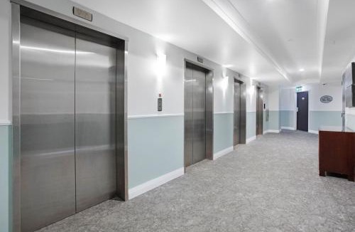 Takapuna Apartment | Super Comfortable Aircon Gym Tennis 7th Flr