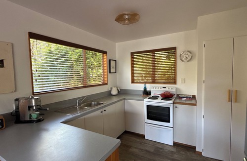 Saint Omer House | Swim, Fish & Unwind at Sandy Bay
