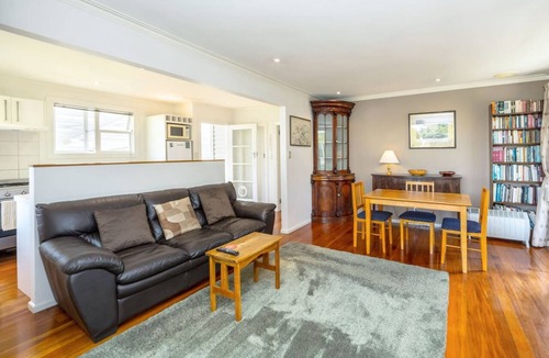 Martinborough House | Syrah Serenity, Martinborough