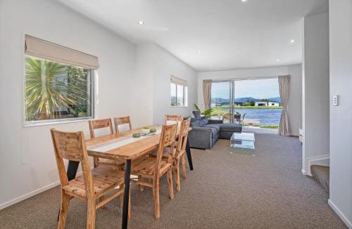 Matarangi Apartment | Take Your Time Lakeside Villa