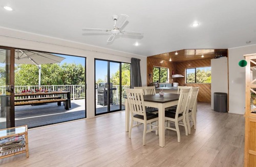 Mangawhai Heads House | Taranui Escape - Mangawhai Heads Holiday Home