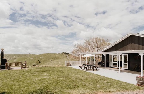 Onewhero House | Tarati Lodge