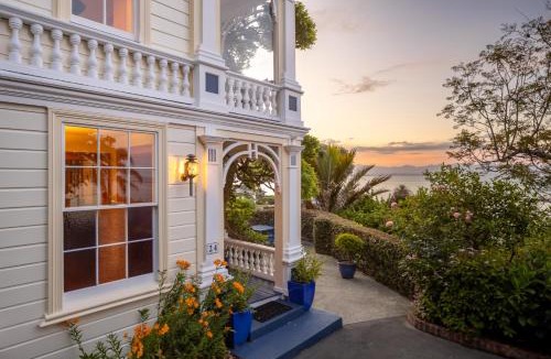 Britannia Heights Apartment | Tasman Suite - Te Whare Rangi