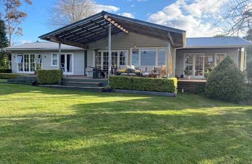 Omanawa House | Tauranga Home - Swimming spapool