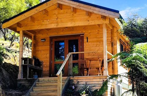 Ships Cove House | Tawa Cove Cabins