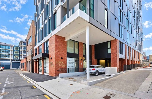 Te Aro Apartment | Te Aro City Apartment - 1BR with Pool & Gym