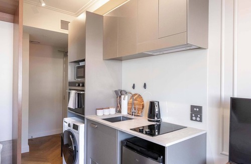 Te Aro Apartment | Te Aro City Stay - Modern Studio for Two