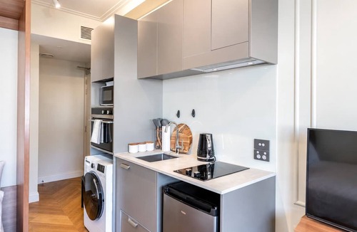 Te Aro Apartment | Te Aro City Stay - Modern Studio for Two