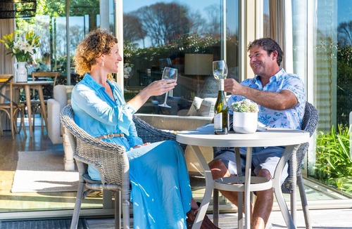 Te Awanga House | Te Awanga Cottages, Te Awanga Cottages - Moana