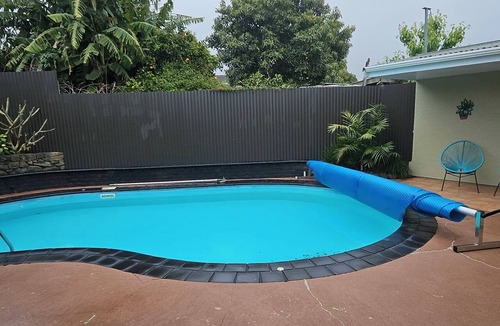 Kamo Apartment | 'Te Wahi Pai' - Private, modern, semi self-contained retreat.