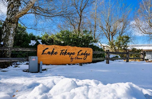 Tekapo Apartment | Tekapo King Room | Lake + Mountain Views | Pukaki