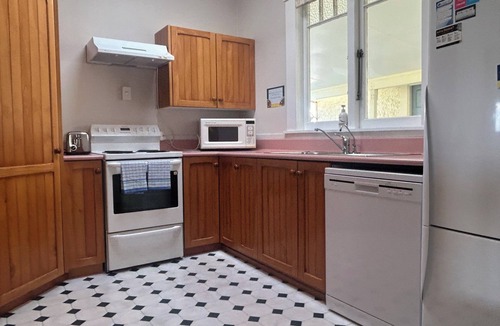Paihia House | The Beach House - Paihia Holiday Home