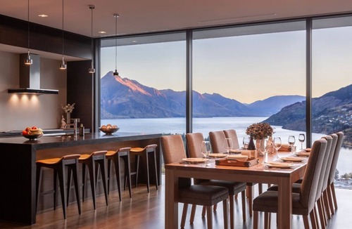 Queenstown City Centre Villa | The Belfast