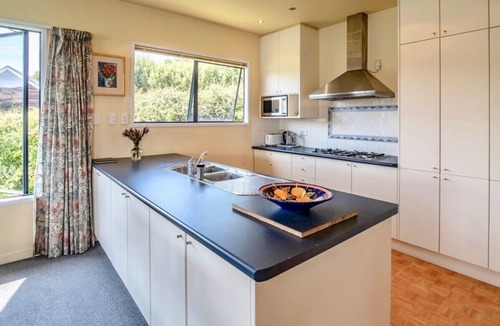 Akaroa House | The Bellbird's Nest - Takamatua Holiday Home