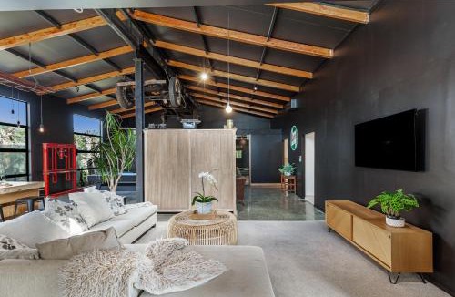 Kumeu House | The Black Barn, Romantic getaway, Hot tub with TV
