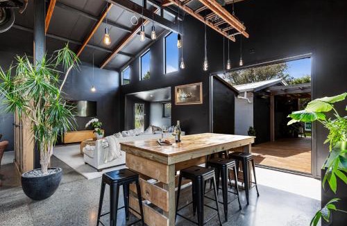 Kumeu House | The Black Barn, Romantic getaway, Hot tub with TV