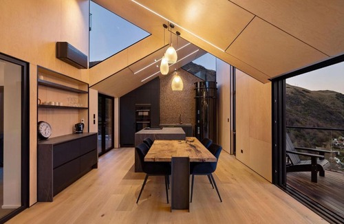 Frankton House | The Black Ridge