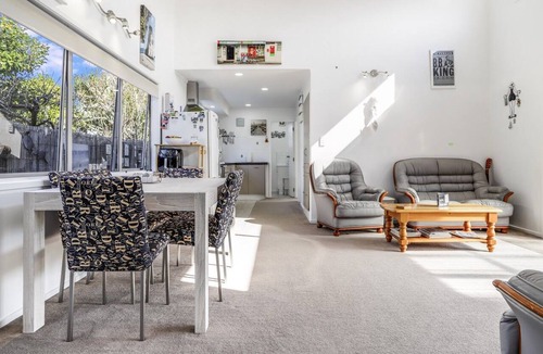 Whitianga House | The Blue Marlin Bach | Family Fun