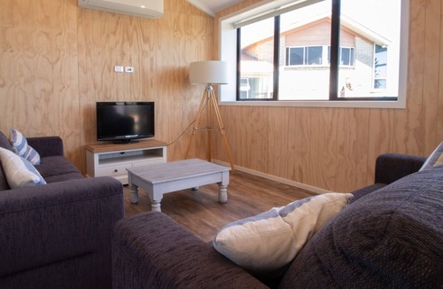 Oakura House | THE BOAT HOUSE ON DIXON