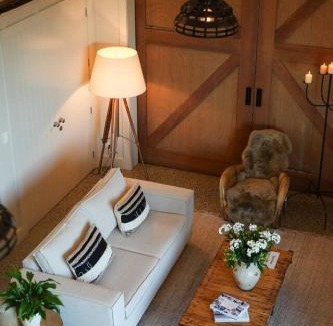 Tawharanui House | The Boat House - Rustic Luxury in Matakana
