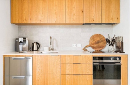 Tawharanui Apartment | The Boat House - Rustic Luxury in Matakana
