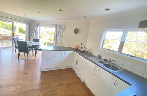 Paihia Apartment | The Captains Cove- Central Paihia