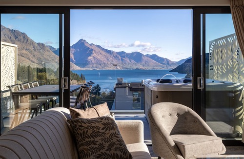 Queenstown City Centre Hotel | The Carlin Boutique Hotel