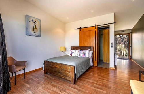 Papatotara Cabin | The Cliffs Seaside Lodge