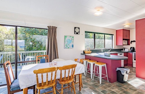Kuratau House | The Cozy Outlook - Kuratau Holiday Home