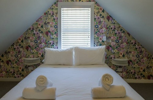 Bluff Hill House | The Dolls House - Boutique Bluff Hill Cottage